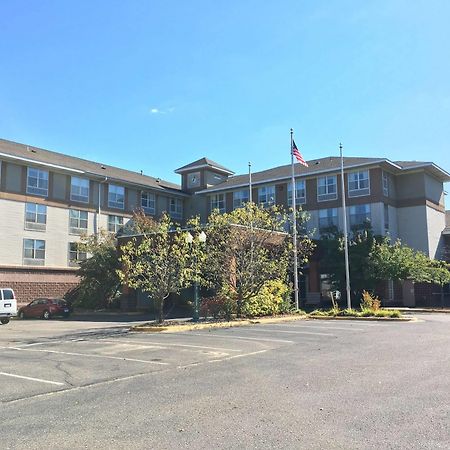 Norwood Inn And Suites Chaska Exteriör bild