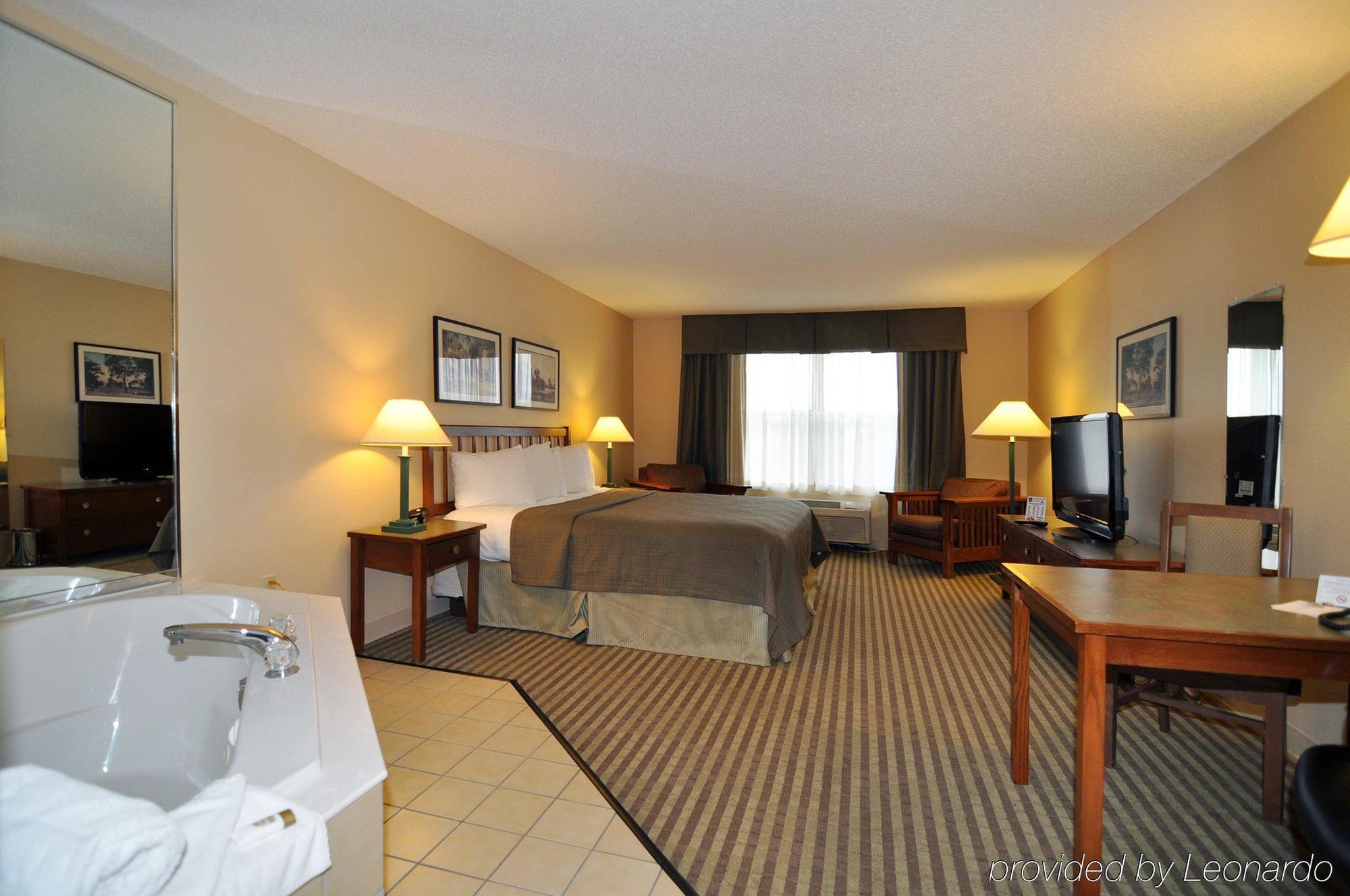 Norwood Inn And Suites Chaska Rum bild